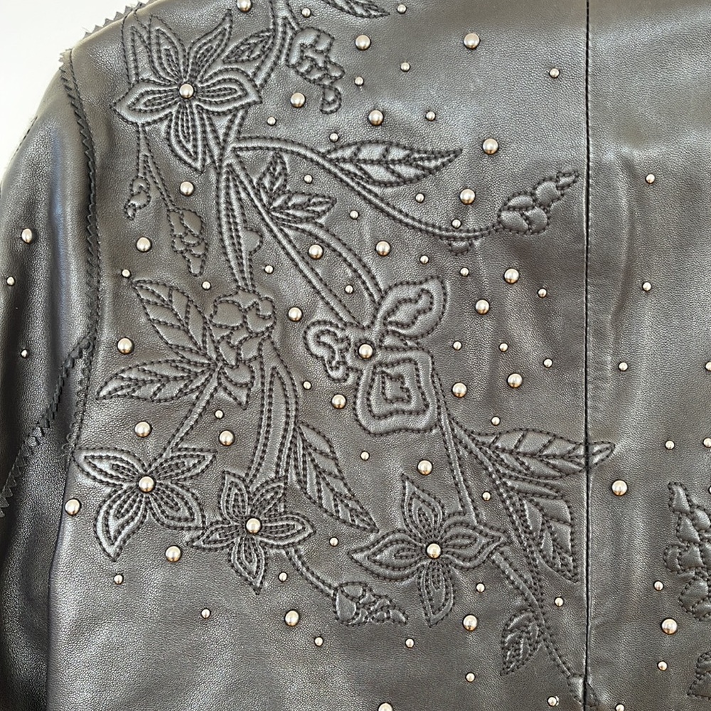 Collarless Leather Jacket - image 8